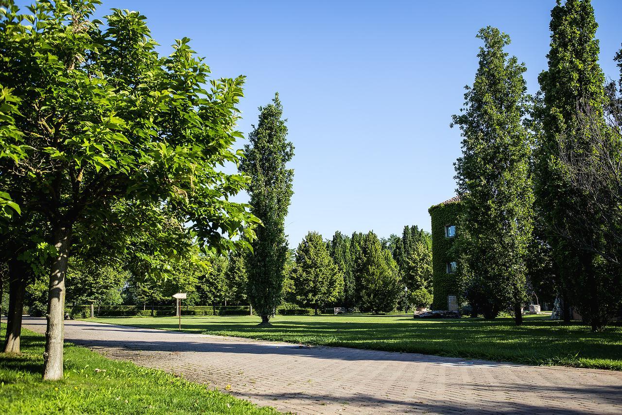 Relais Cascina Scottina Vendégház Cadeo Kültér fotó